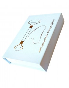 Rose Quartz Gua Sha & Roller Gift Set από φυσικό ροζ χαλαζία